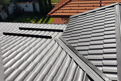 Метални керемиди модел Roof 8019 мат – с. Лозен, София