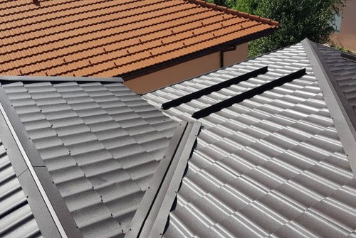 Метални керемиди модел Roof 8019 мат – с. Лозен, София