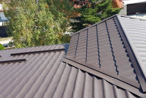 Метални керемиди модел Roof 8019 мат – с. Лозен, София